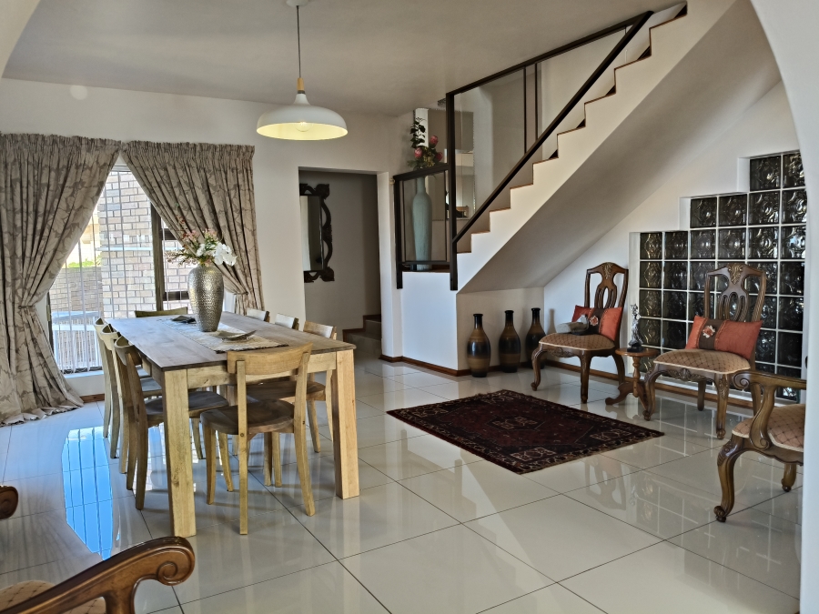 4 Bedroom Property for Sale in Wavecrest Eastern Cape